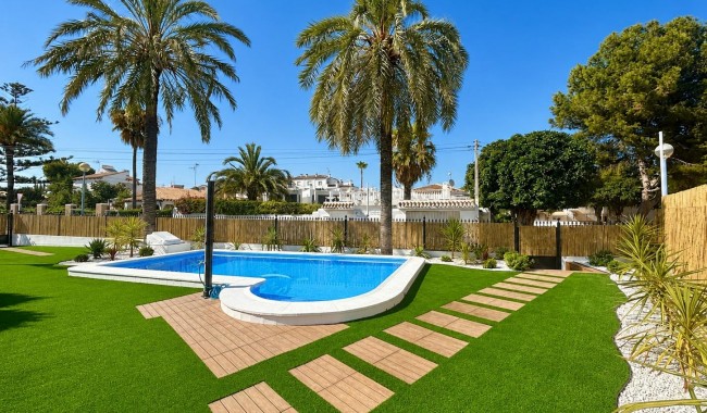 Resale - Semi-detached - Orihuela Costa - Punta Prima