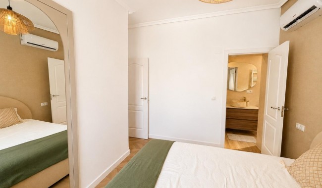 Resale - Semi-detached - Orihuela Costa - Punta Prima