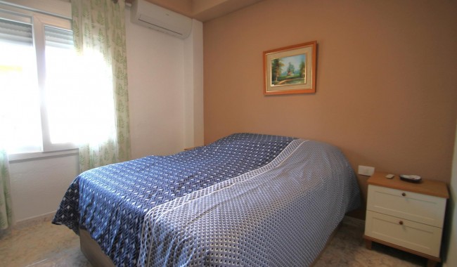 Sprzedaż - Apartament - Torrevieja - Playa de los Naufragos