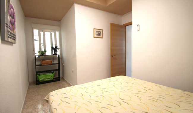 Sprzedaż - Apartament - Torrevieja - Playa de los Naufragos