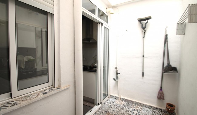 Sprzedaż - Apartament - Torrevieja - Playa de los Naufragos
