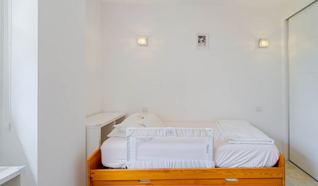 Resale - Apartment - Punta Prima