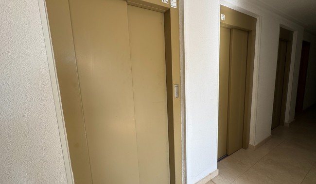 Sprzedaż - Apartament - Guardamar - Town Guardamar