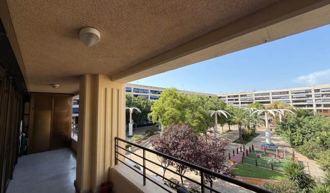 Sprzedaż - Apartament - Guardamar - Plaza Porticada