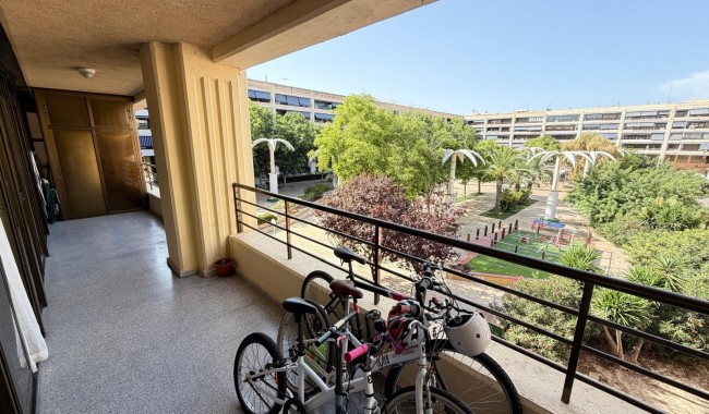 Sprzedaż - Apartament - Guardamar - Plaza Porticada