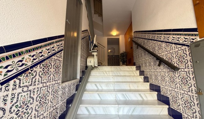 Sprzedaż - Apartament - Guardamar - Plaza Porticada