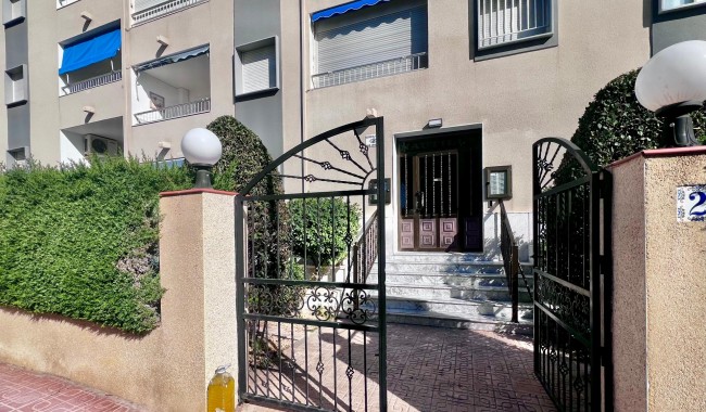 Resale - Apartment - Torrevieja - Punta prima