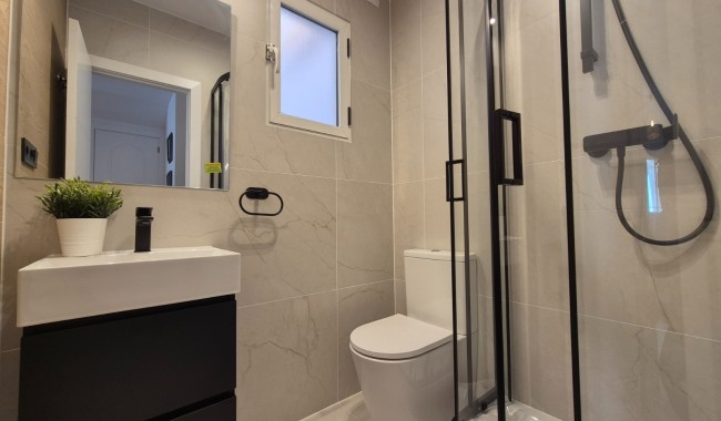 Resale - Townhouse - Alicante - La Florida