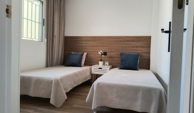 Resale - Townhouse - Alicante - La Florida