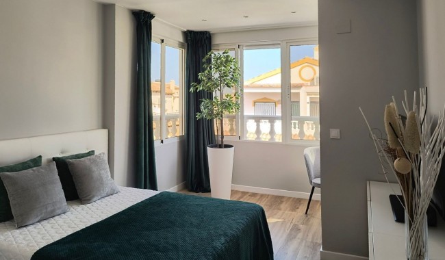 Resale - Townhouse - Alicante - La Florida