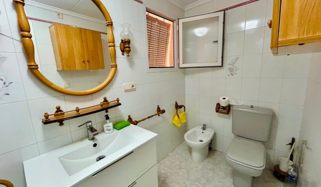 Resale - Apartment - Torrevieja - Playa de los locos