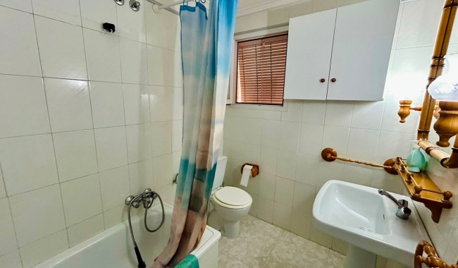 Resale - Apartment - Torrevieja - Playa de los locos