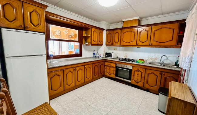 Resale - Apartment - Torrevieja - Playa de los locos