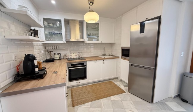 Resale - Apartment - Torrevieja - Playa de los locos