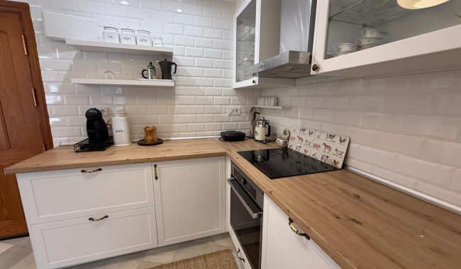 Resale - Apartment - Torrevieja - Playa de los locos