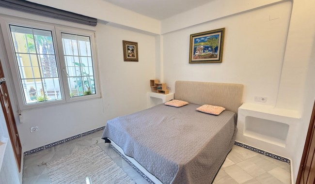 Resale - Apartment - Torrevieja - Playa de los locos