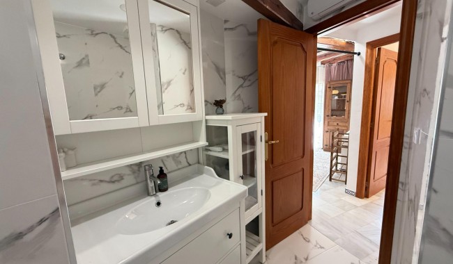 Resale - Apartment - Torrevieja - Playa de los locos