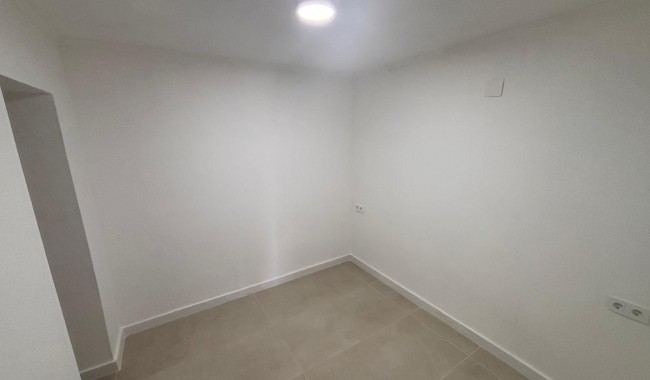 Resale - Apartment - Torrevieja - Urbanización La Torreta