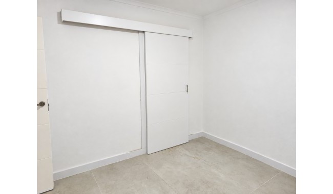 Resale - Apartment - Torrevieja - Urbanización La Torreta