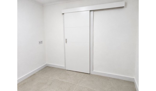 Resale - Apartment - Torrevieja - Urbanización La Torreta