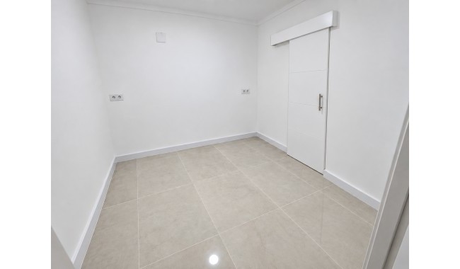 Resale - Apartment - Torrevieja - Urbanización La Torreta