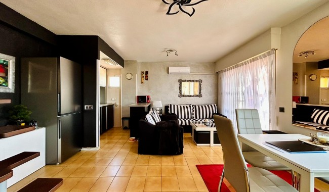 Resale - Apartment - Torrevieja - La Veleta