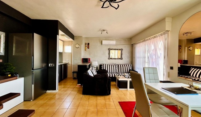 Resale - Apartment - Torrevieja - La Veleta