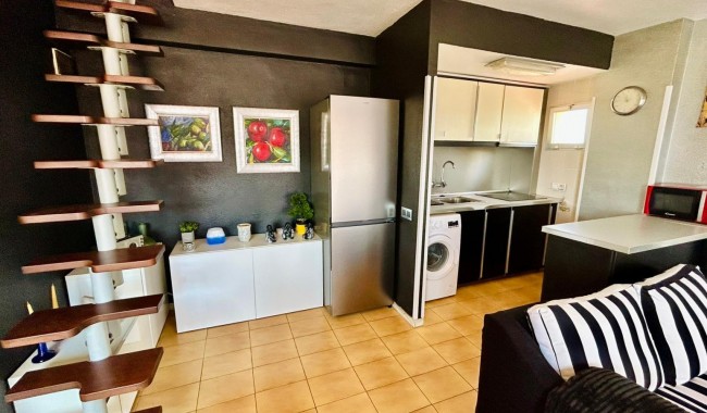 Resale - Apartment - Torrevieja - La Veleta