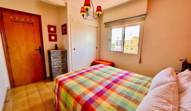 Resale - Apartment - Torrevieja - La Veleta