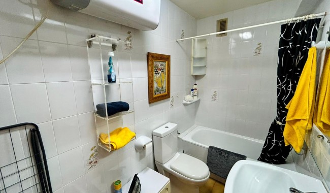 Resale - Apartment - Torrevieja - La Veleta