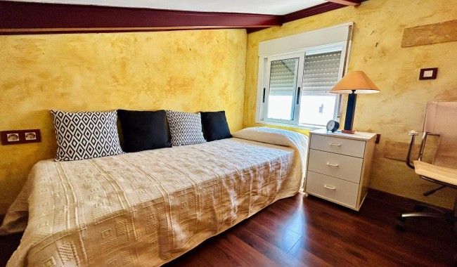 Resale - Apartment - Torrevieja - La Veleta