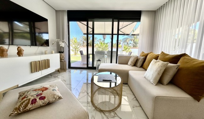 Resale - Villa - Los Urrutias