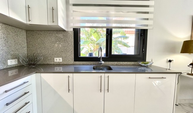 Resale - Villa - Los Urrutias