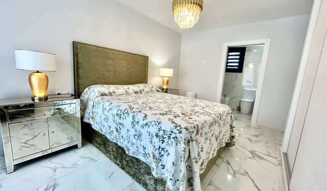 Resale - Villa - Los Urrutias