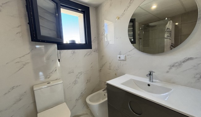 Resale - Villa - Los Urrutias