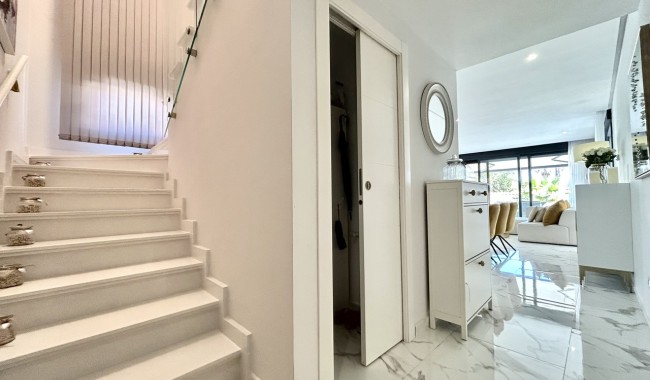 Resale - Villa - Los Urrutias