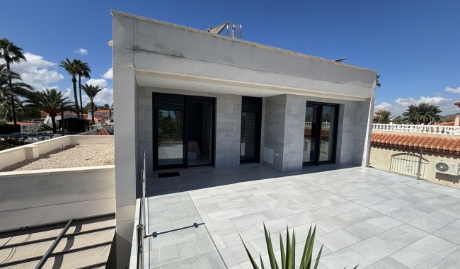 Resale - Villa - Los Urrutias