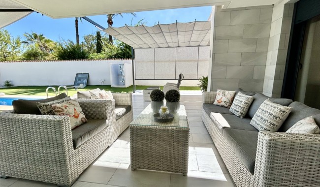 Resale - Villa - Los Urrutias