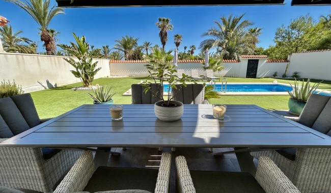 Resale - Villa - Los Urrutias
