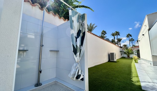 Resale - Villa - Los Urrutias