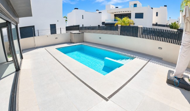 Brukt - Villa - Algorfa - La Finca golf