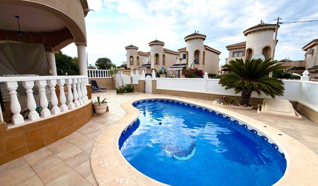 Sprzedaż - Willa - Orihuela costa - Villamartín