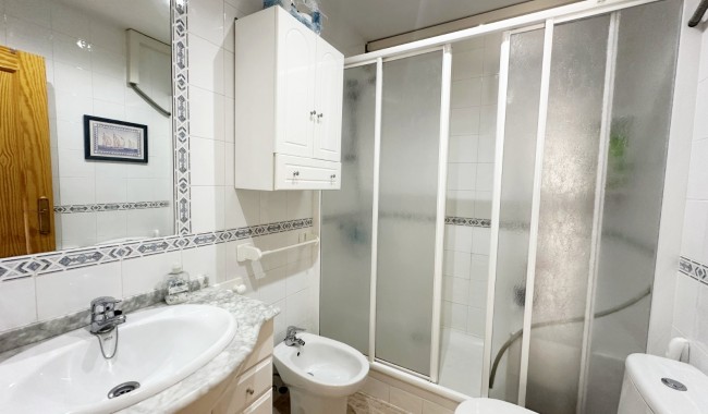 Resale - Apartment - Orihuela Costa - Campoamor