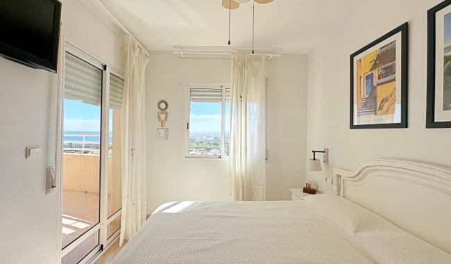Resale - Apartment - Orihuela Costa - Campoamor