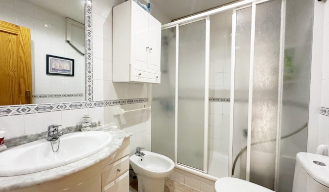 Resale - Apartment - Orihuela Costa - Campoamor