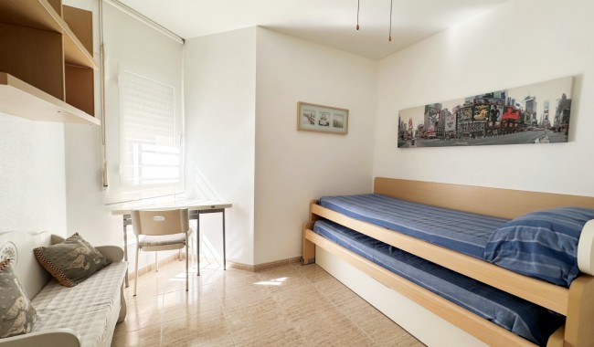 Resale - Apartment - Orihuela Costa - Campoamor
