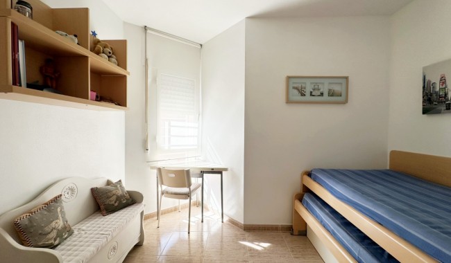 Resale - Apartment - Orihuela Costa - Campoamor