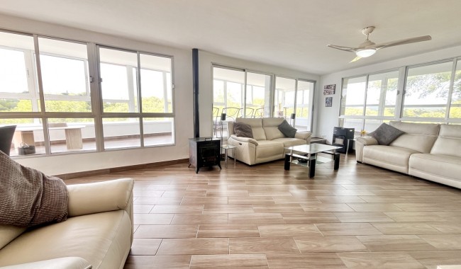 Resale - Villa - Pinar de Campoverde