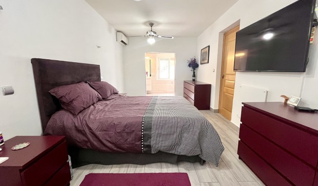 Resale - Villa - Pinar de Campoverde