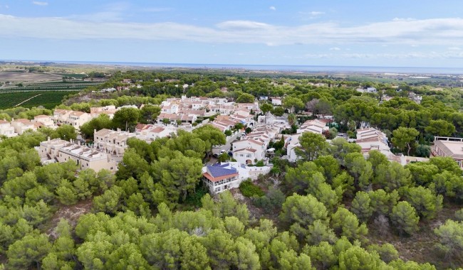 Resale - Villa - Pinar de Campoverde